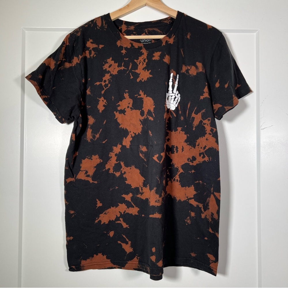 Artist Union Skull Peace Sign Tye Dye T Men’s Medium